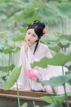 善良迷人的女教师2中文